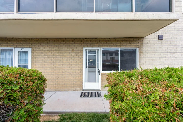 936 Glen St _003.jpg