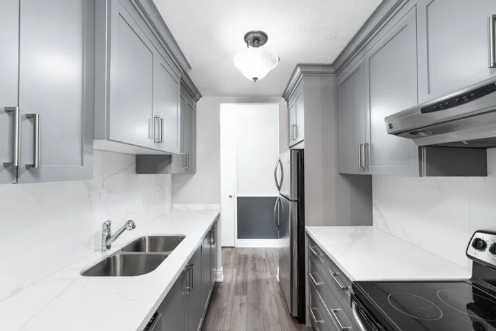936 Glen St _012.jpg