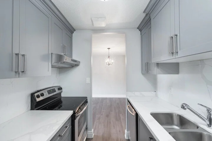 936 Glen St _015.jpg