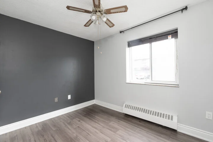 936 Glen St _018.jpg