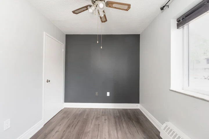 936 Glen St _019.jpg