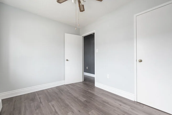 936 Glen St _020.jpg
