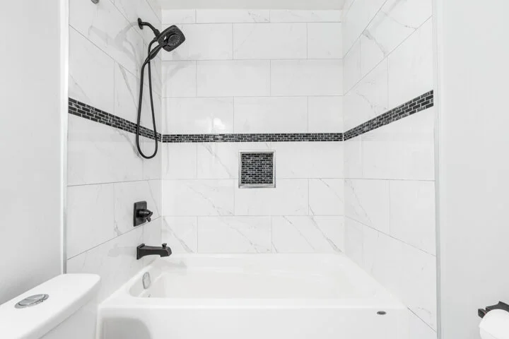 936 Glen St _023.jpg