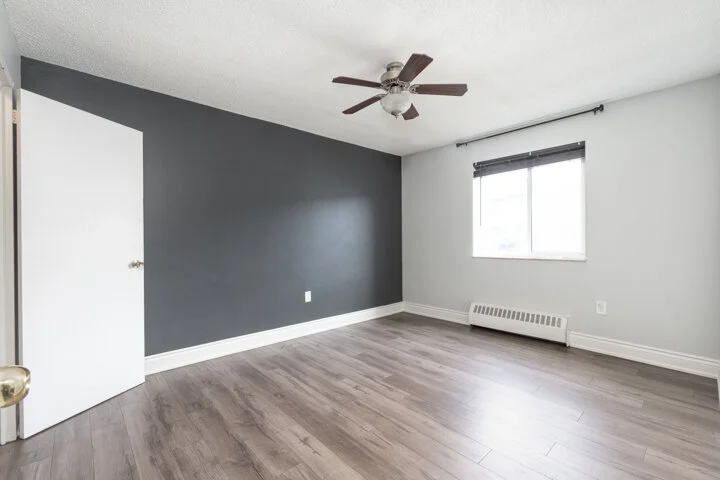 936 Glen St _024.jpg