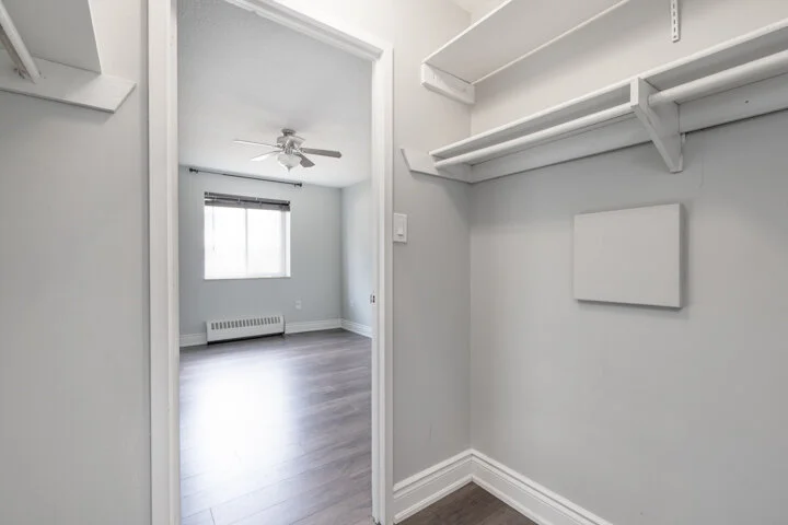 936 Glen St _030.jpg