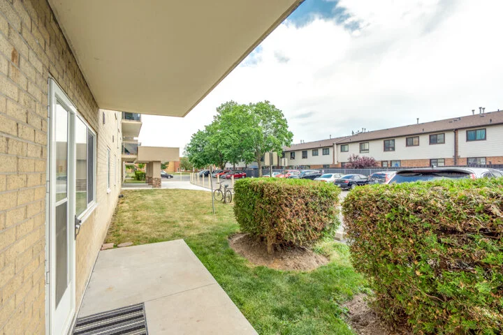 936 Glen St _032.jpg