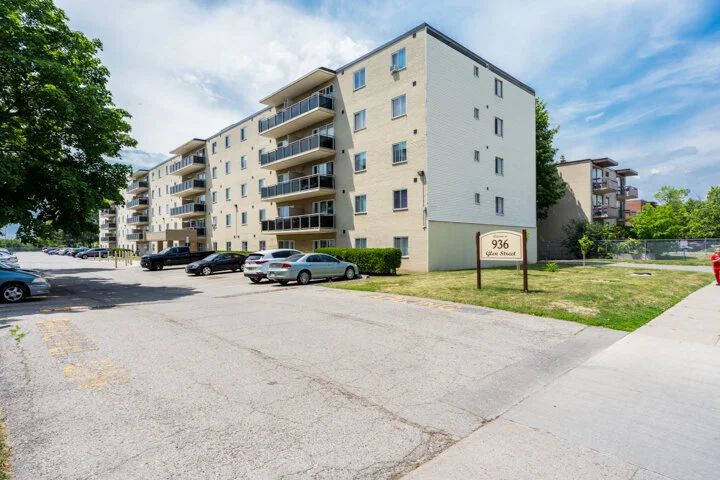 936 Glen St _034.jpg