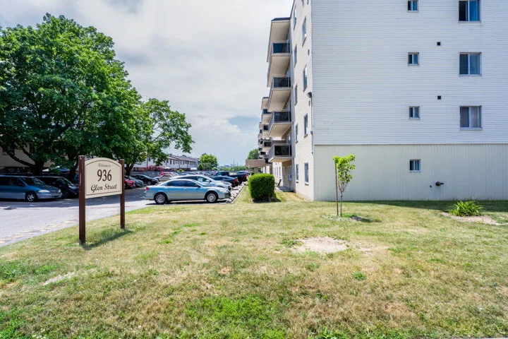 936 Glen St _035.jpg