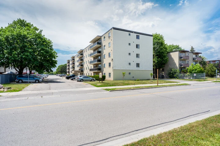 936 Glen St _036.jpg