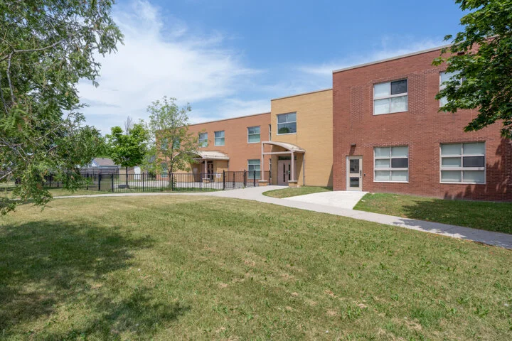 936 Glen St _038.jpg