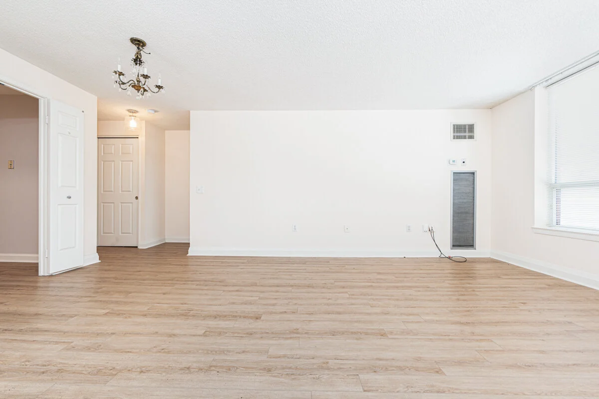 955 Millwood_007.jpg