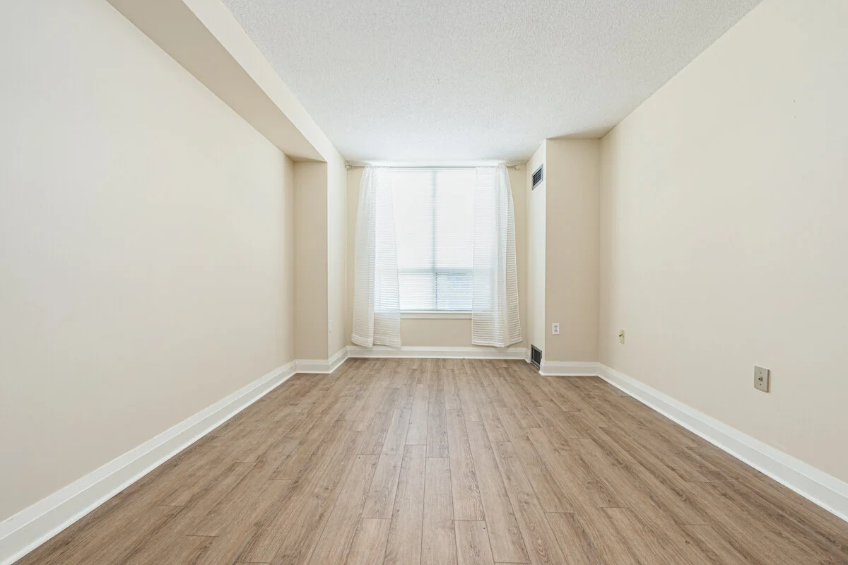 955 Millwood_018.jpg