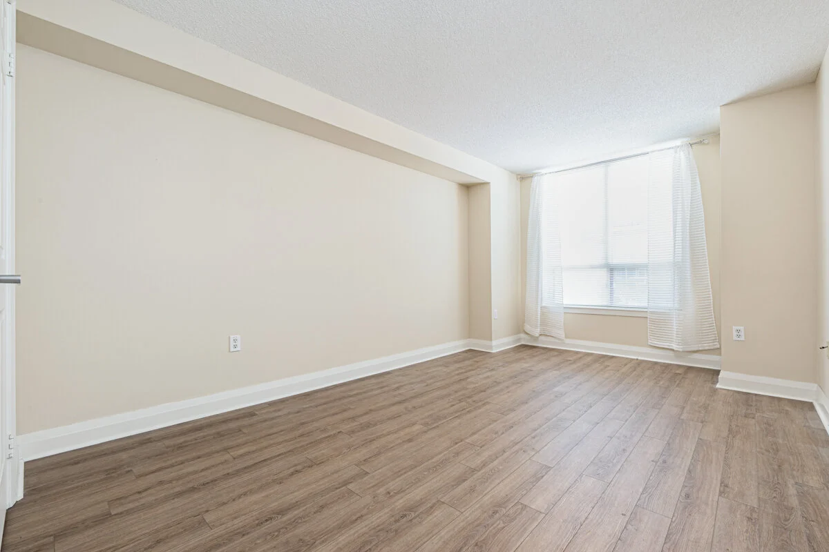 955 Millwood_017.jpg