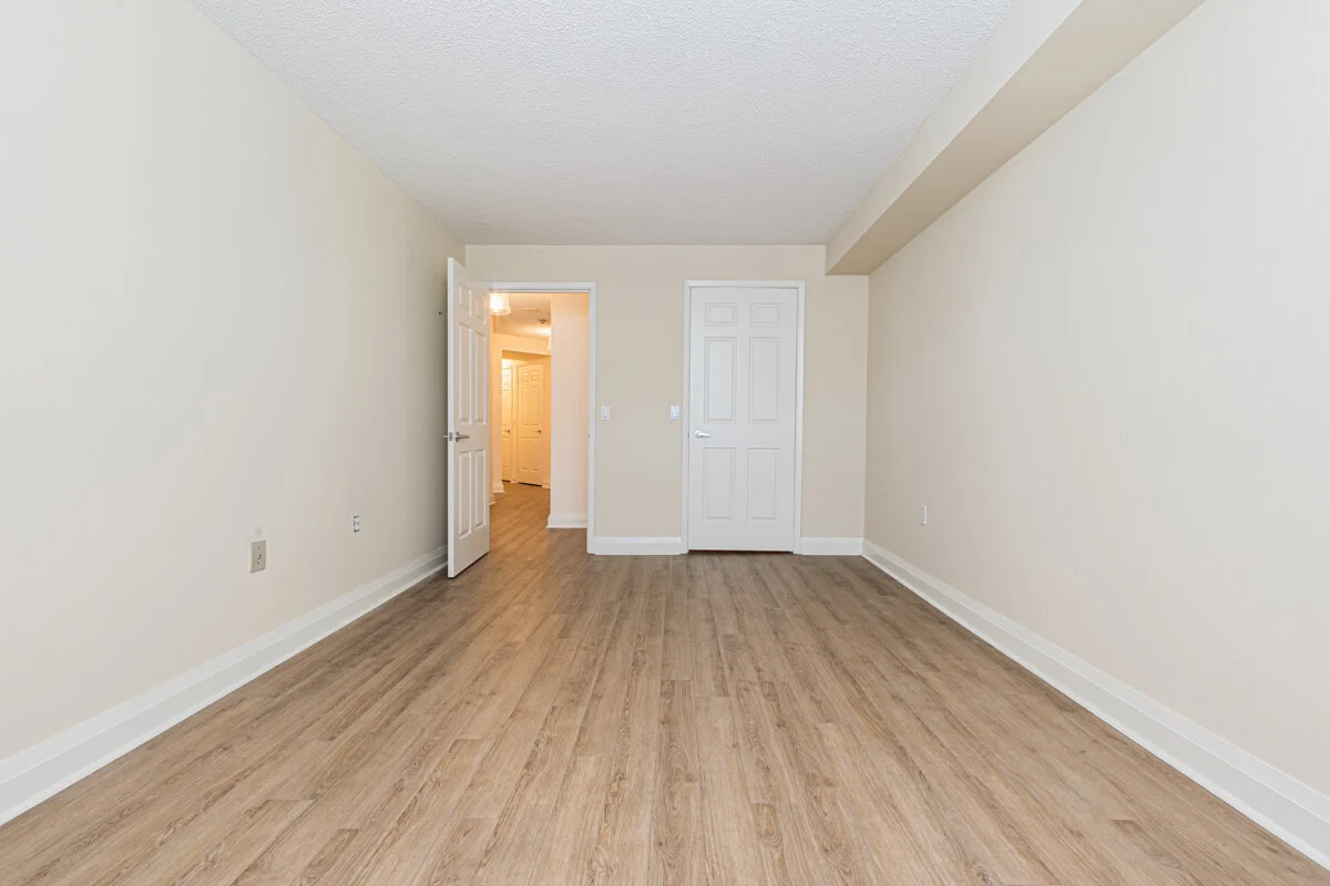 955 Millwood_019.jpg