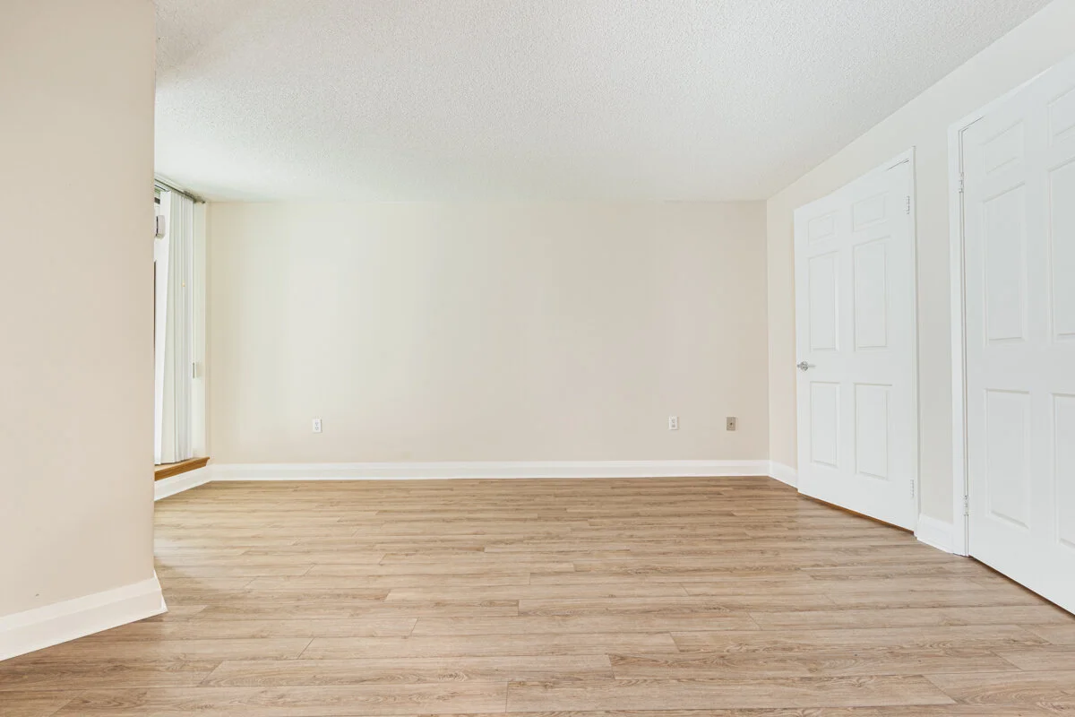 955 Millwood_022.jpg