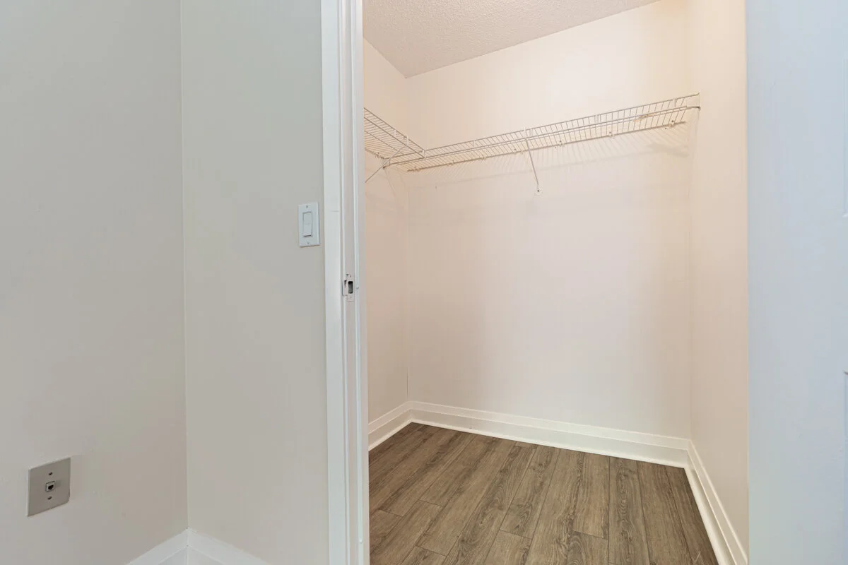 955 Millwood_025.jpg