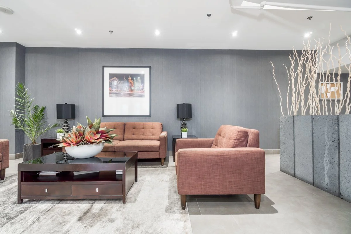 1369 Bloor St W 701_0071.jpg