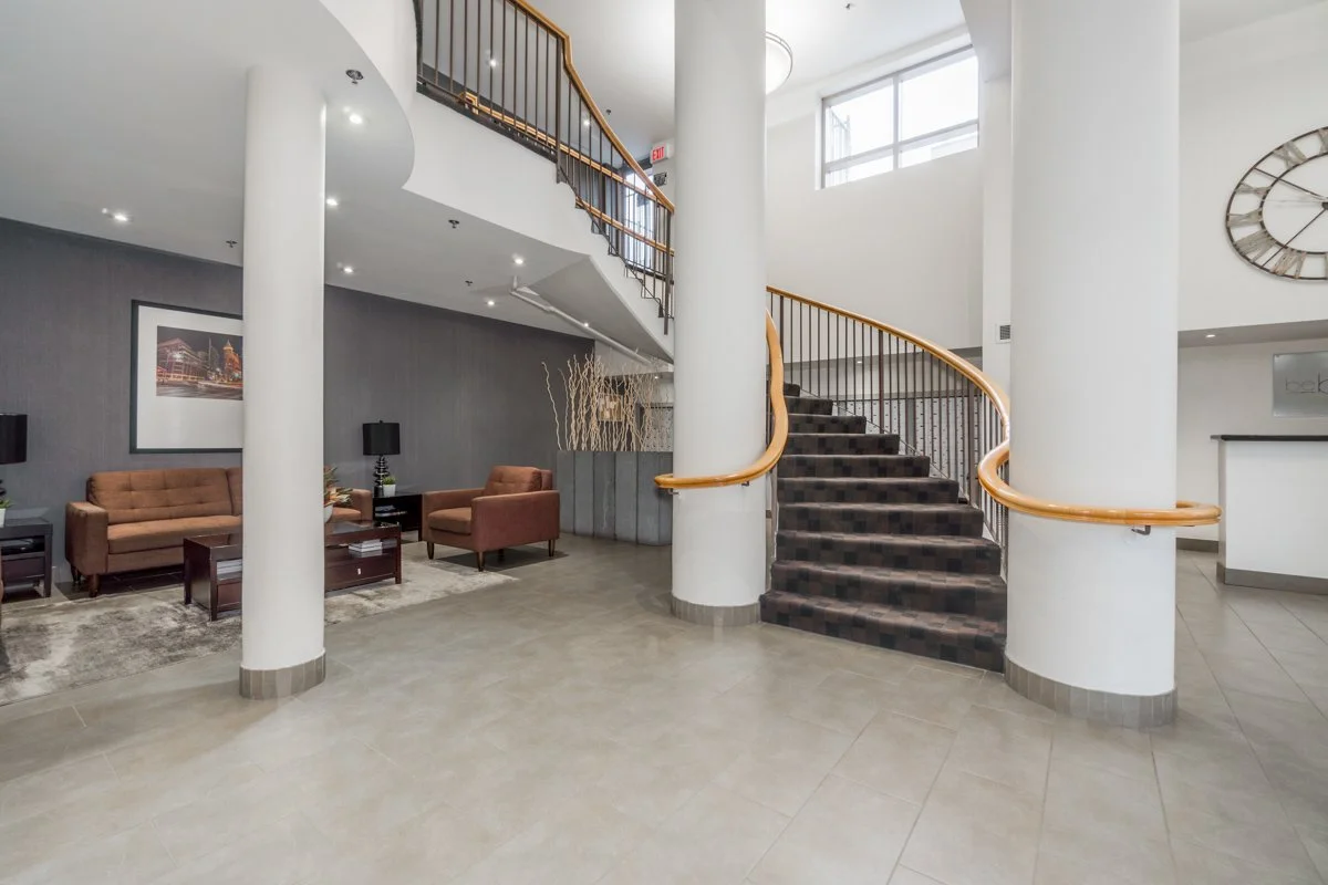 1369 Bloor St W 701_0072.jpg