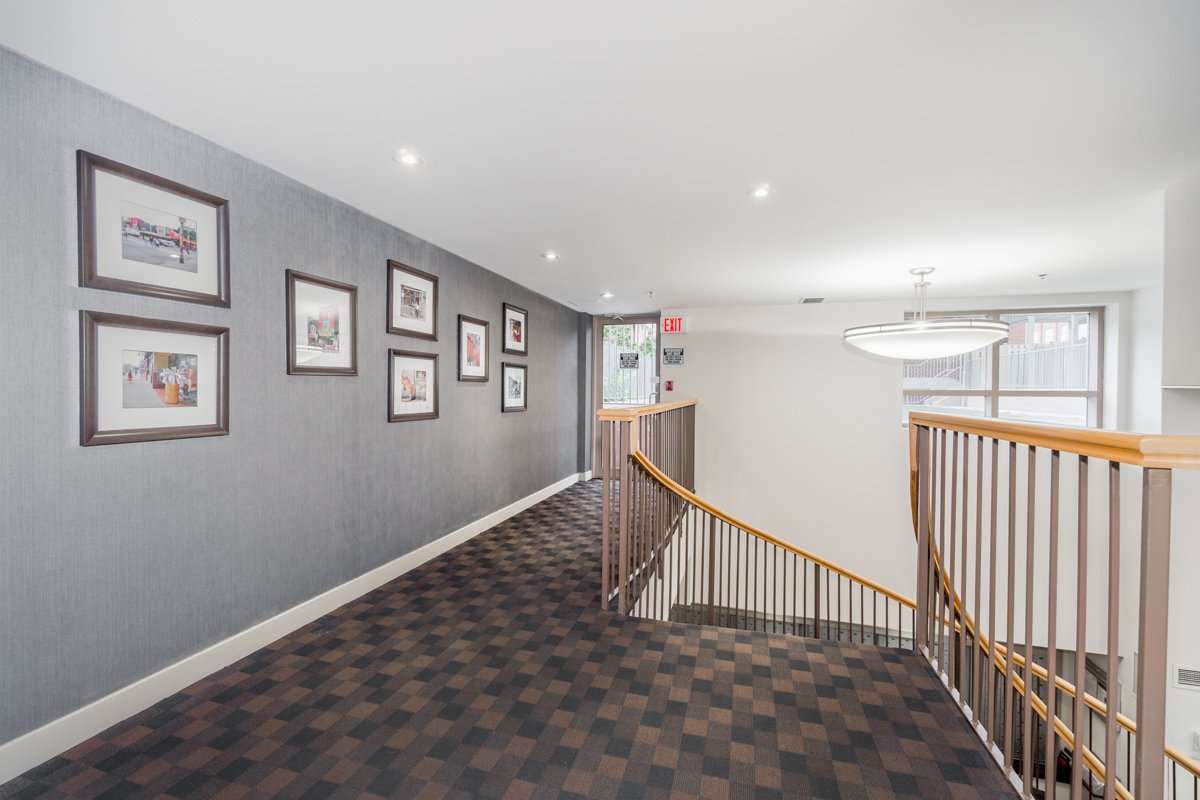 1369 Bloor St W 701_0073.jpg