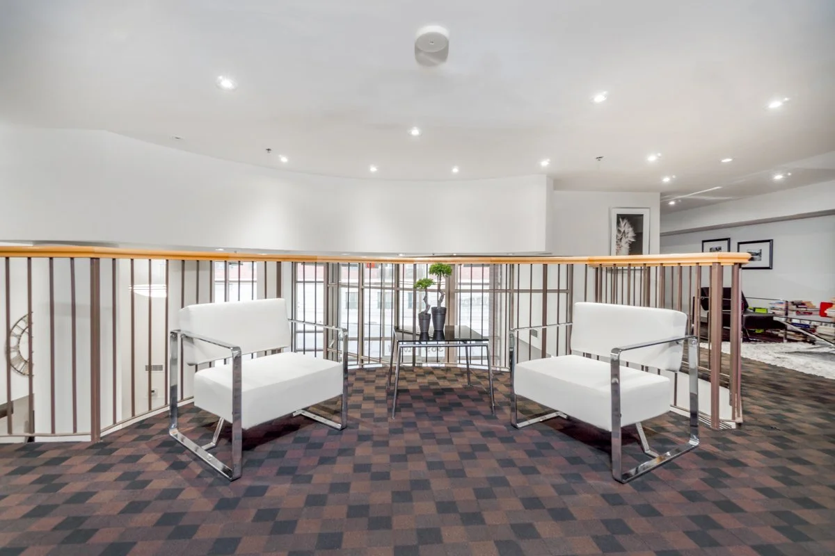 1369 Bloor St W 701_0074.jpg