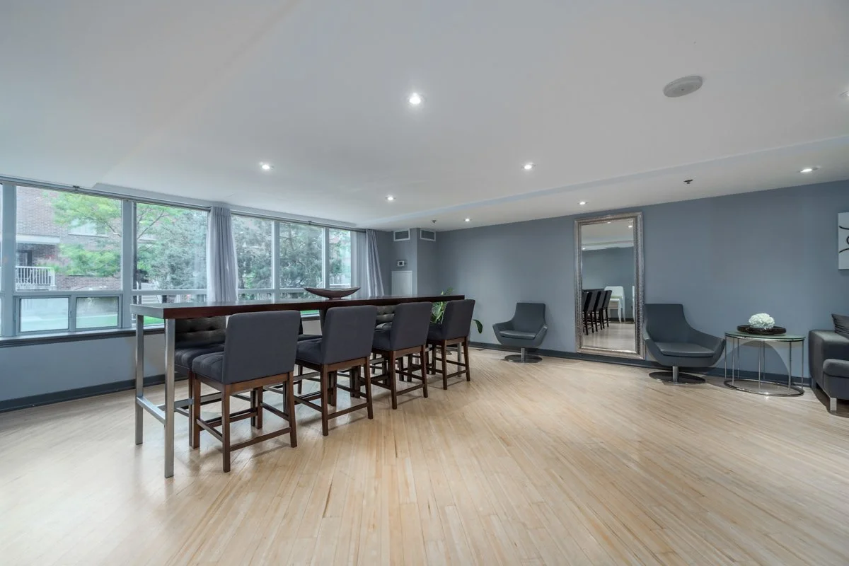 1369 Bloor St W 701_0080.jpg