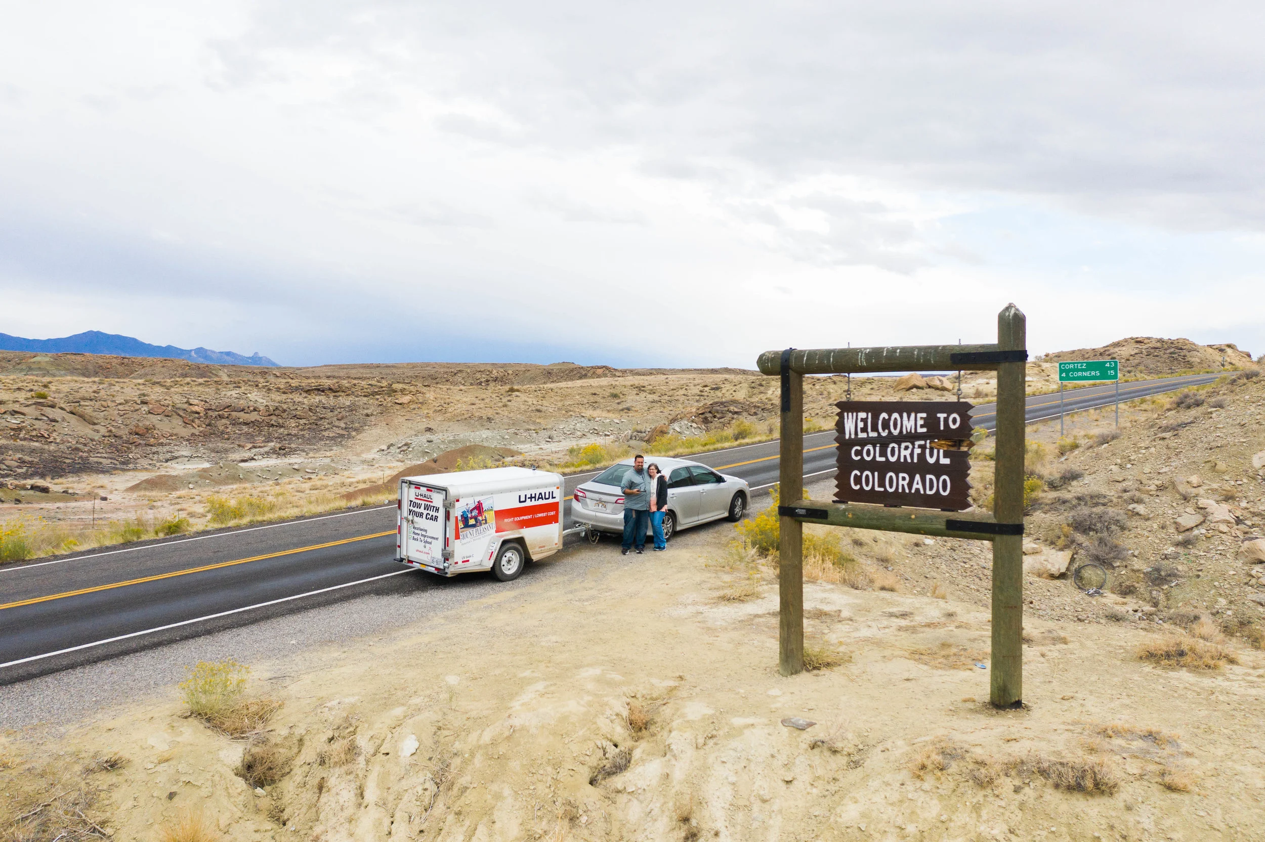 Highway_41_Welcome_To_Colorado_Sign.jpg