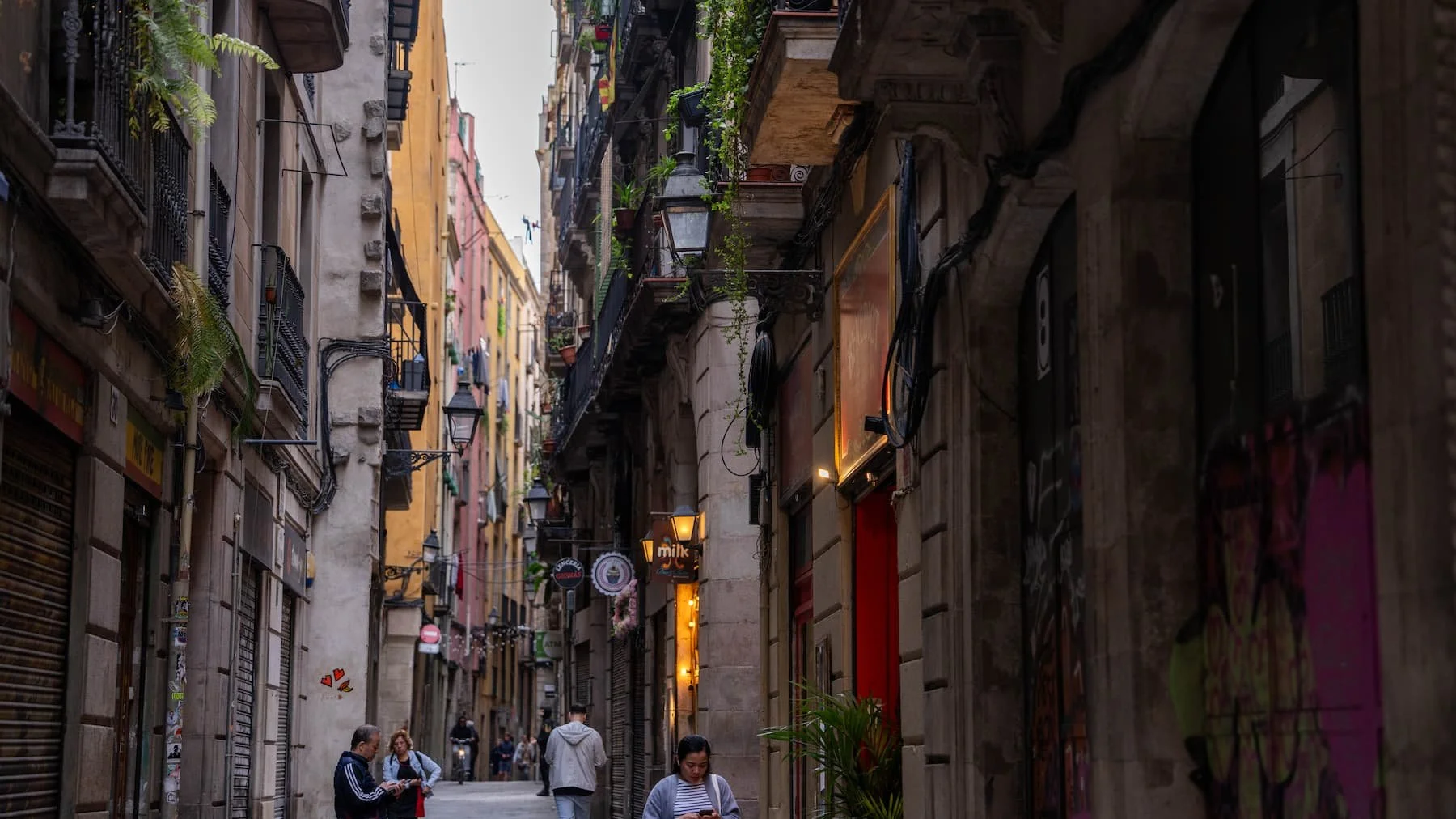 Gothic_Quarter_lane.jpg