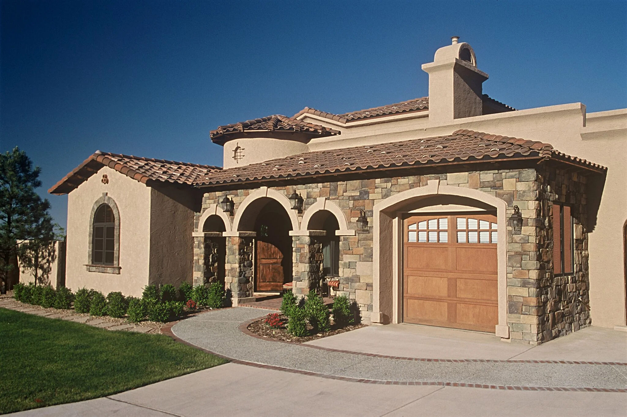 PREMIER BUILDER OF FINE QUALITY CUSTOM HOMES