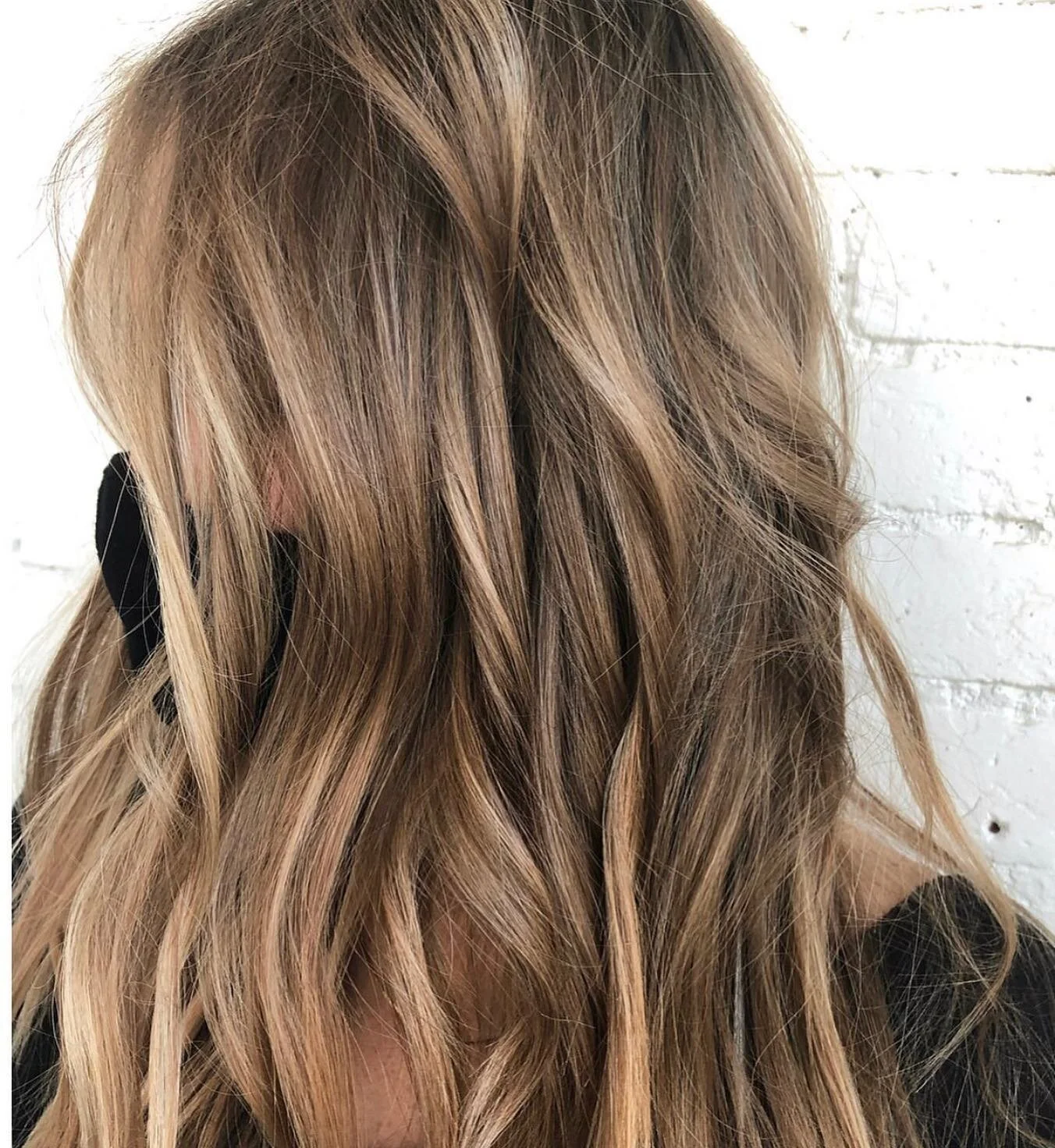 blended✌🏼. bronde ✌🏼. balayage ✌🏼. 

> >. hair by @kendra.hair.space 

#balayage #kalamazoomichigan #kalamazoohairstylist #schoolcrafthairsylist #southwestmichiganhair #perfectblend #livedincolorspecialist #colorgoals #hairinspo #brondebalay