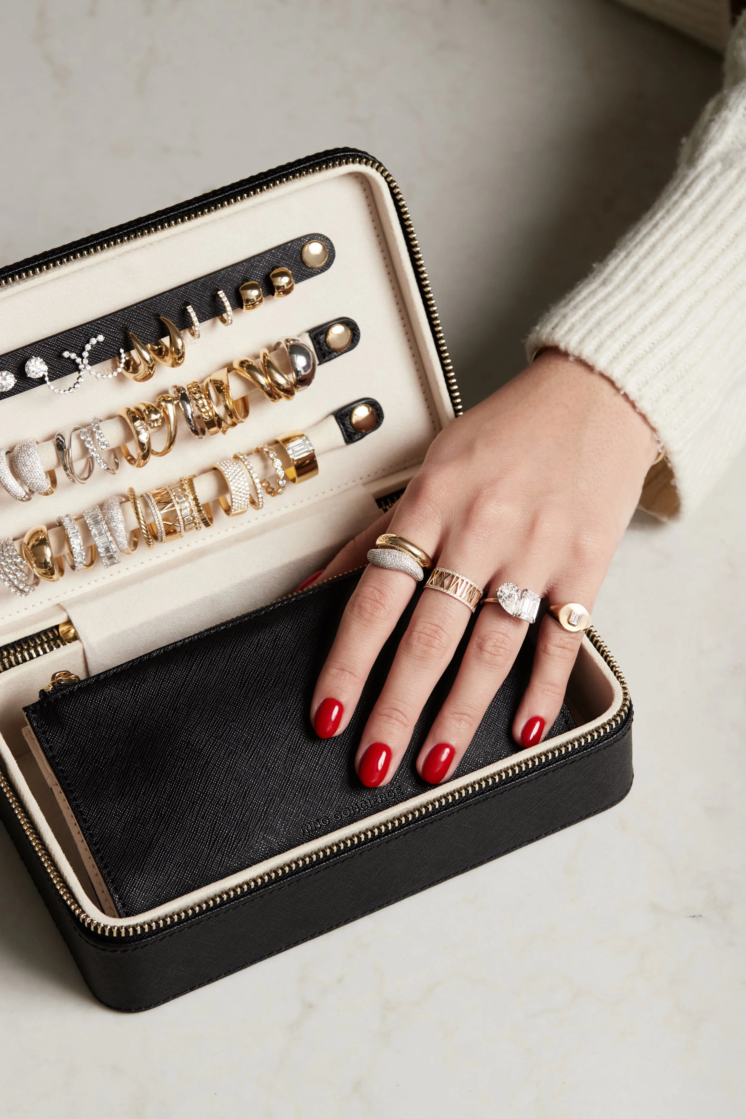 RC_Misc_MultiwayLeatherJewelryBox_Black_008 (1).jpg