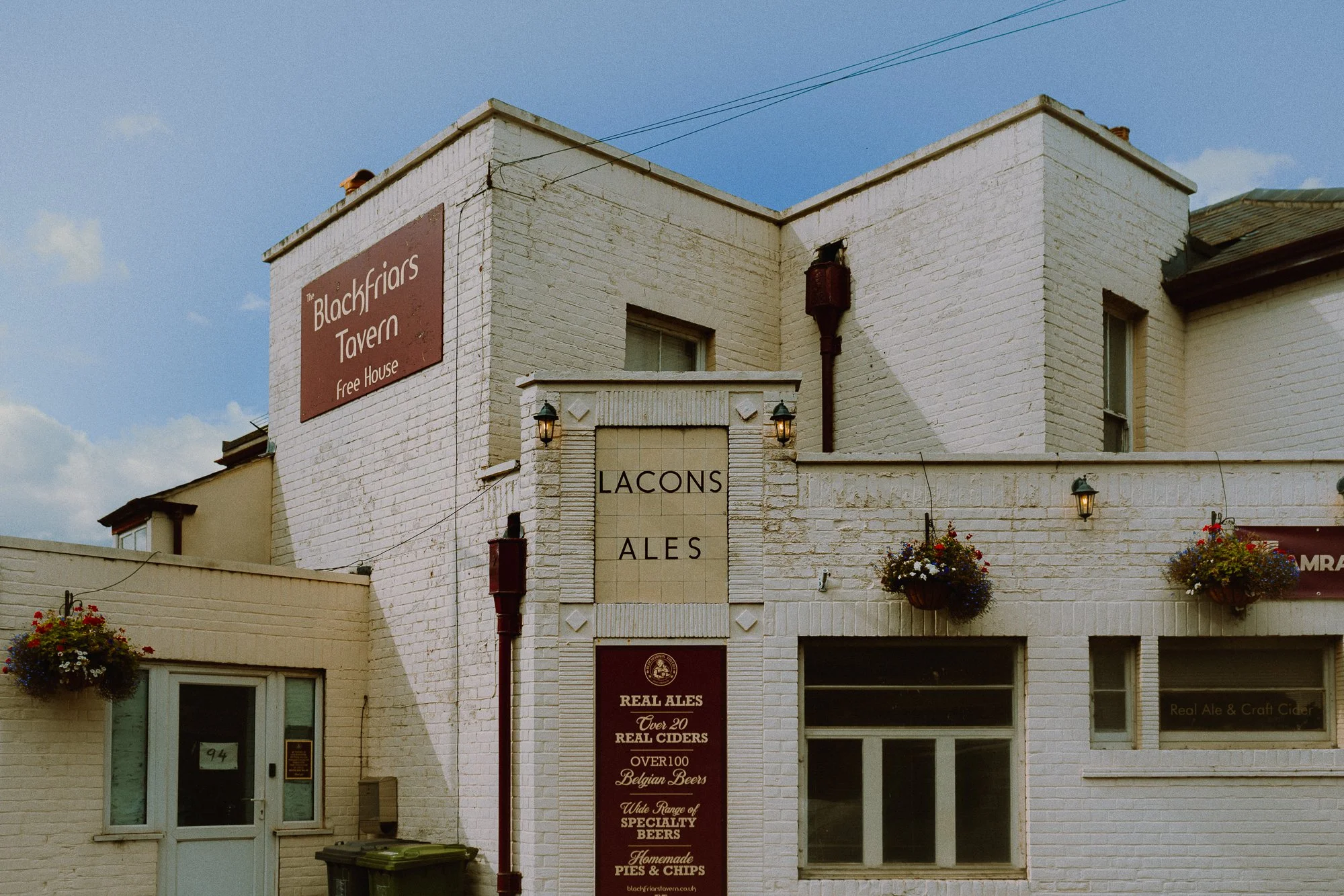 blackfriars-tavern-exterior-lacons-sign.jpg