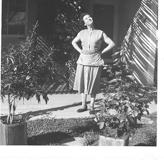 Giagia+-+Sassy+in+Garden+(1).jpeg