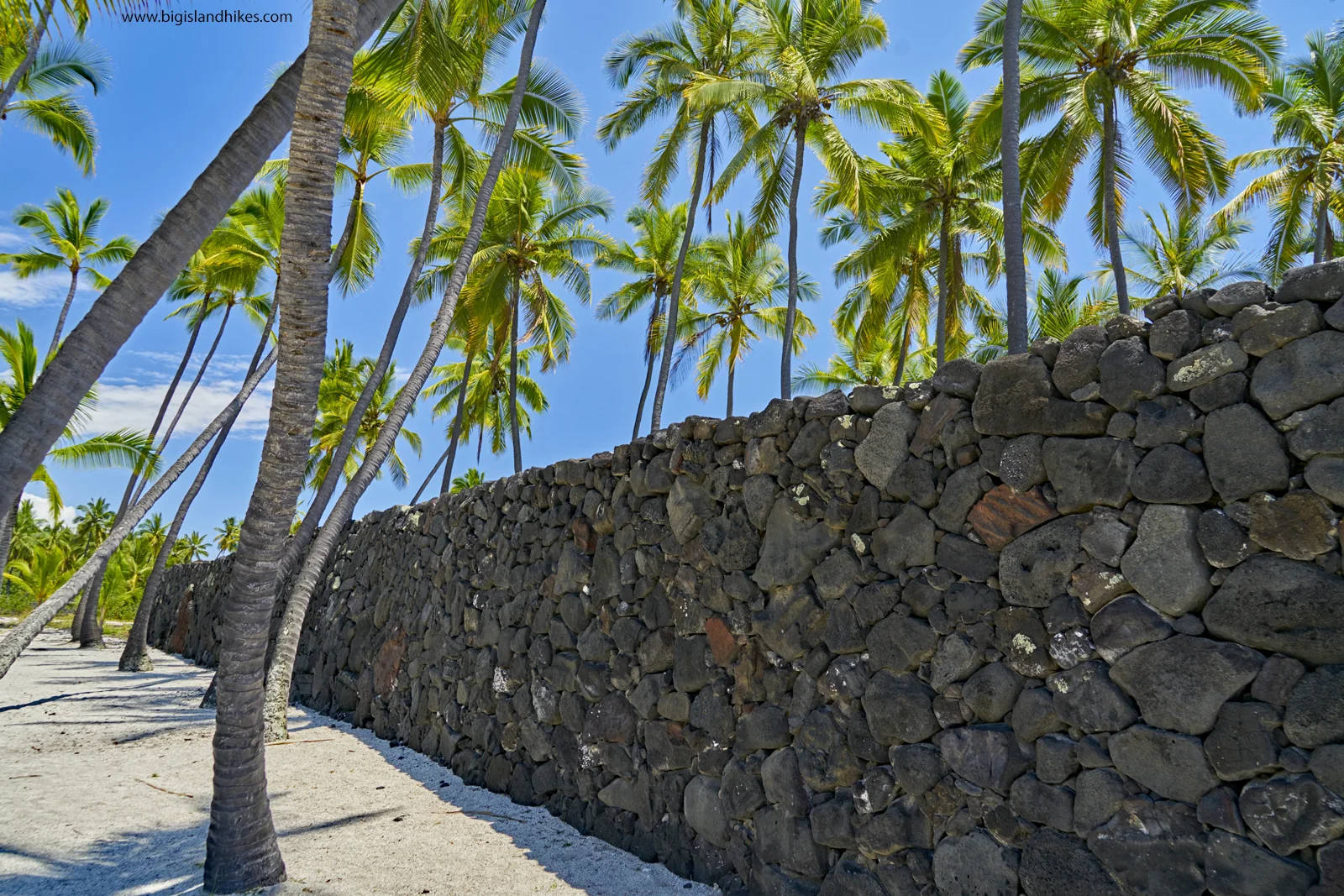 puuhonuaohonaunau park.jpg