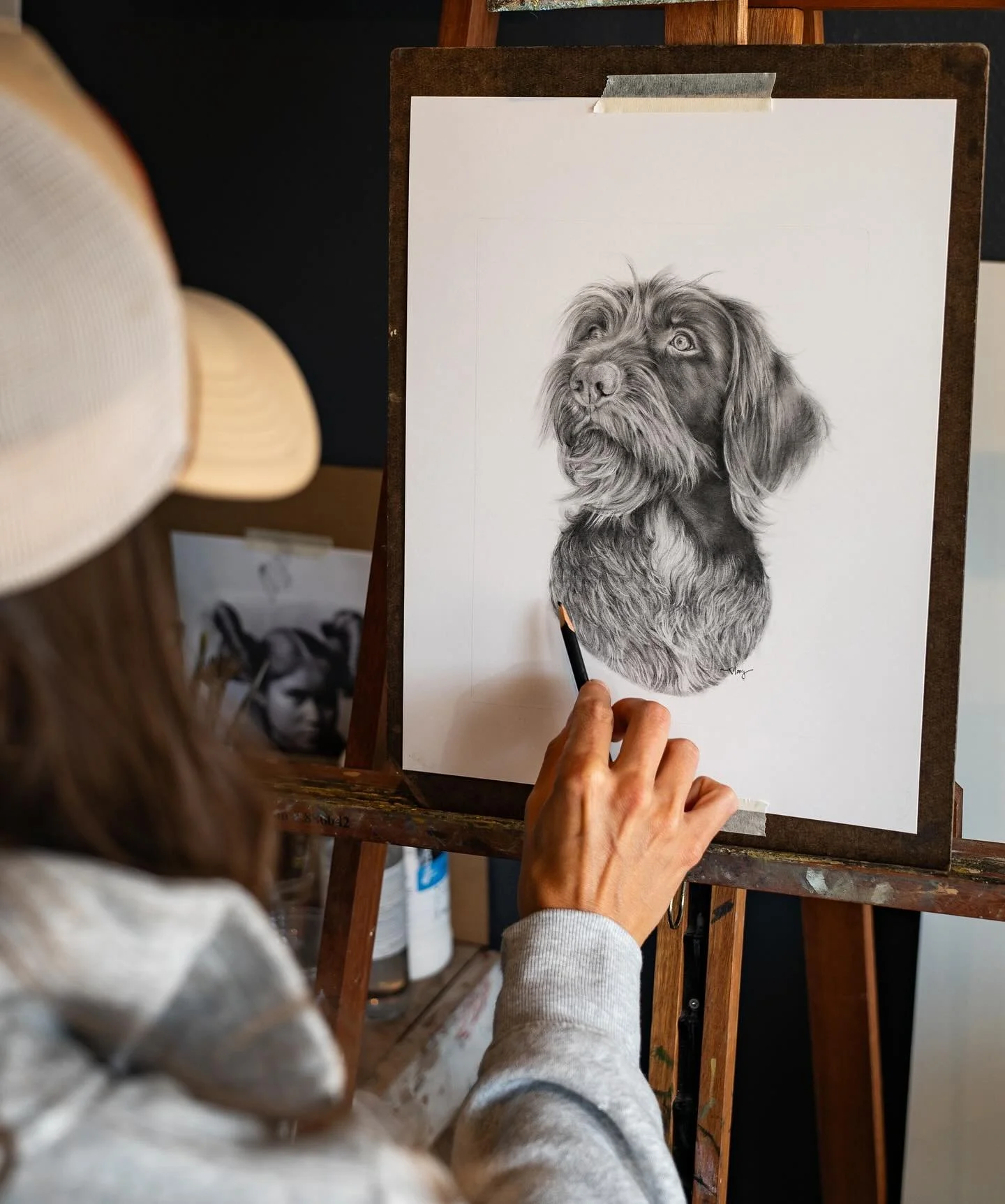 A recent graphite canine portrait commission. I am accepting a limited number of these for the fall/holiday season. If interested, please fill out the contact form on my website www.kraeartworks.com or link in bio. Thanks all! 💛