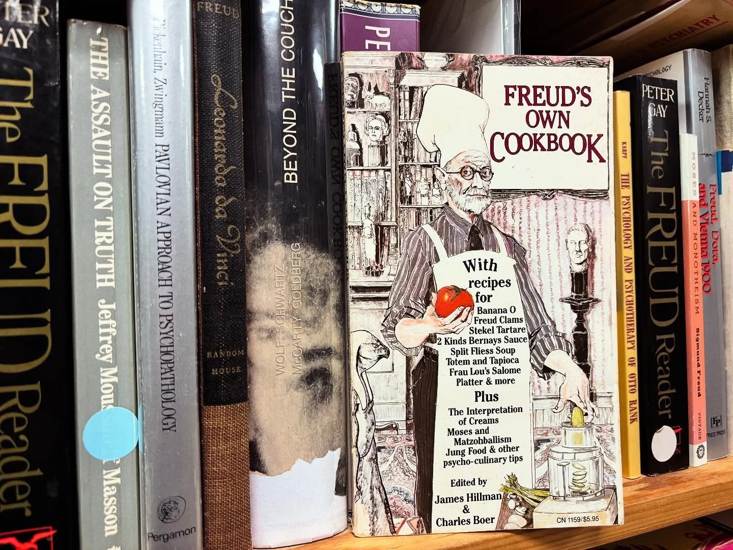 We tried the Freud clams. Would not recommend. 
#dogtownbooks #usedbooks #usedbookstore #shopindiebookstores #saveindiebookstores #bibliophile #bookstagram #bookcollector #cool #bookish #vintagebook #antiquebooks #freud #readmore #instalike #glouces