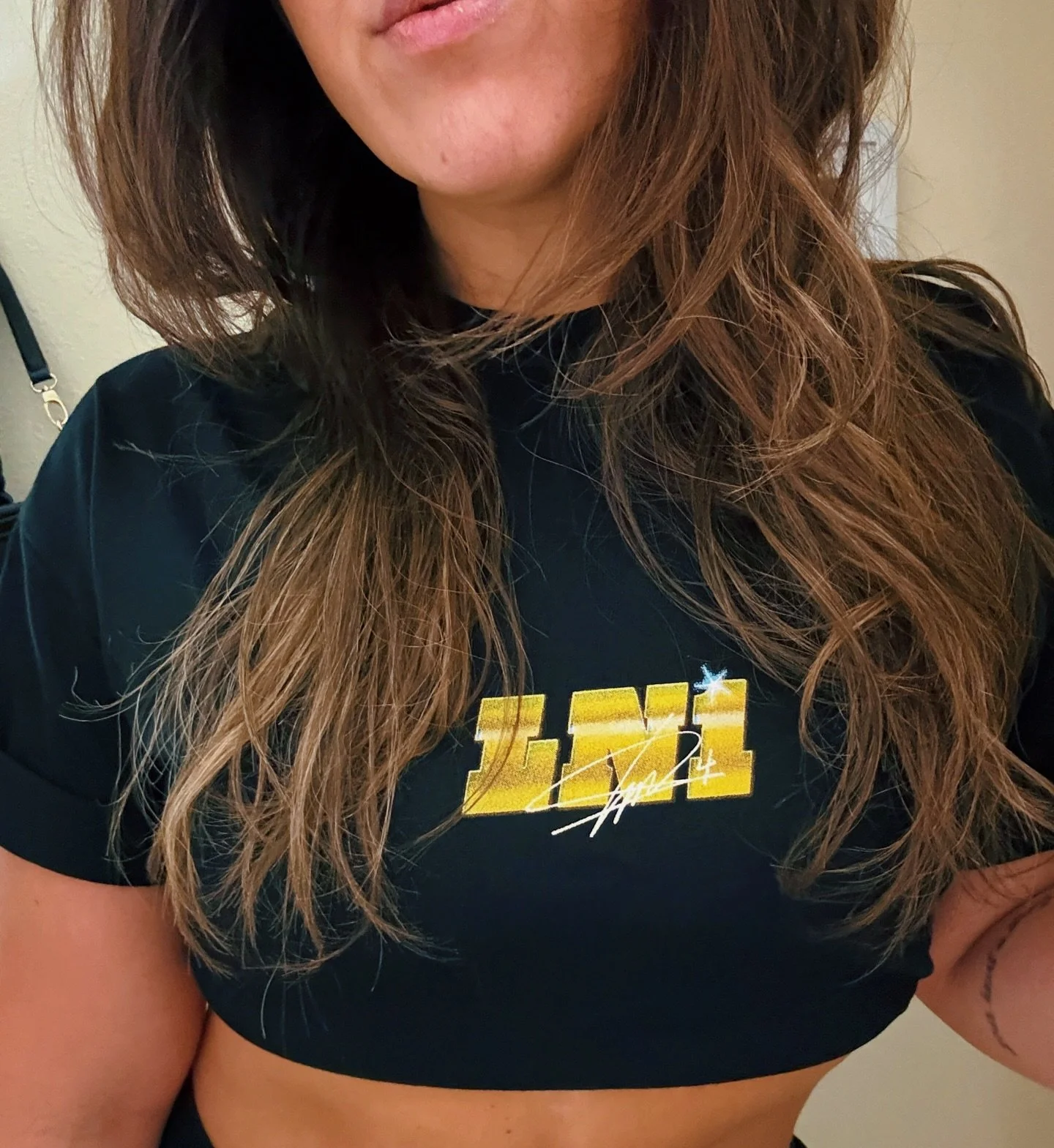 If you don&rsquo;t know, now you know. 💛🔥🏆🥇

#whoremembers #OOTD #WhatIWore #CasualCool #StyledInTees #OffDutyStyle #ModelOffDuty #F1Style #Formula1 #F1Fashion #F1OOTD
#MotorsportStyle #WorldChampion #F1Girlie #OversizedFit #LN4 #LandoNorris #Cas