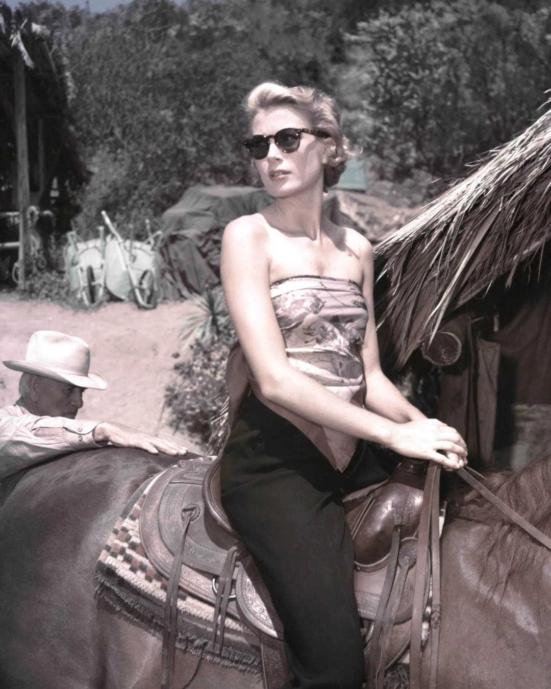 5 ICONIC SUMMER OUTFITS THAT STILL WORK TODAY