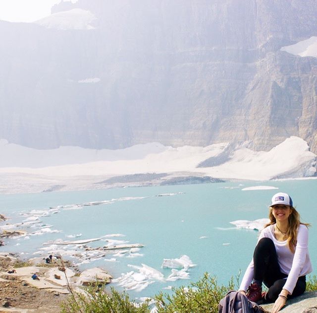 dreaming of this hike to Grinnell Glacier in Glacier NP🦋 my photography exhibition on our national parks and climate change is up until tomorrow at JMU 🌻 so grateful for all of the amazing support this week 💕🌏💕
&bull;
&bull;
#findyourpark @freep