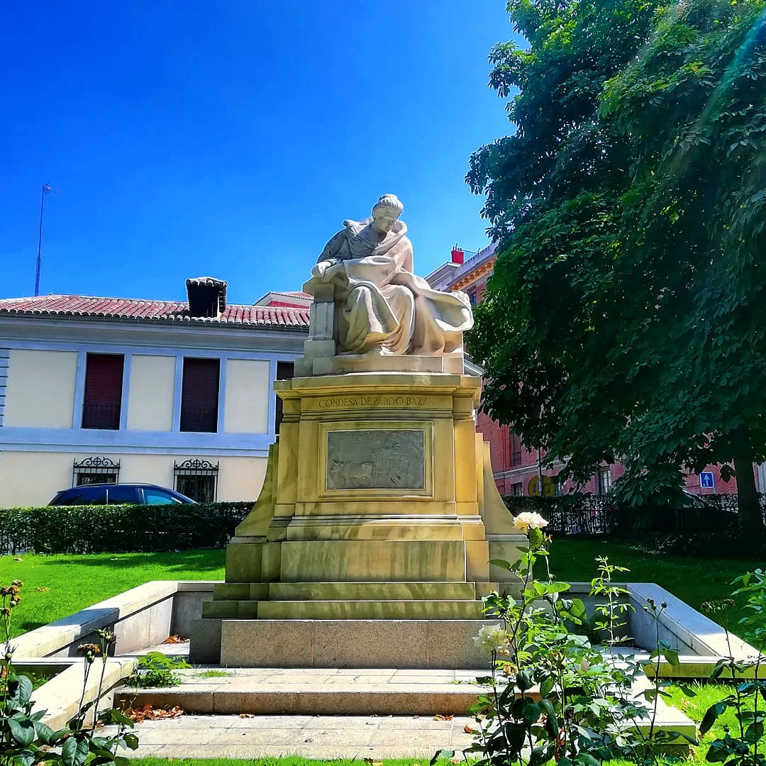 Monumento a Emilia Pardo Bazán. Historia de Madrid