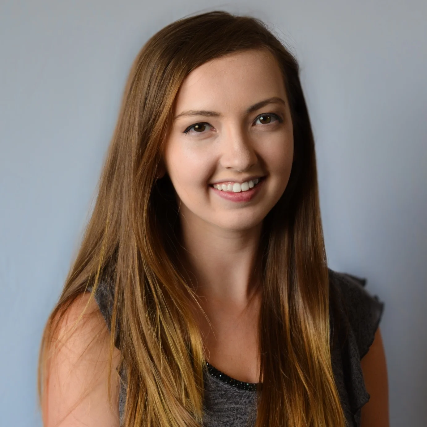 Samantha Loomis, Voice