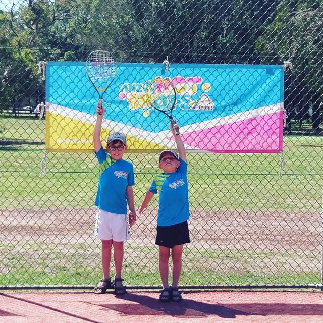 #sydneykids
#hotshotstennislessons #pagewood #easternsuburbs #fun #friends #fitness #outdoors #healthy