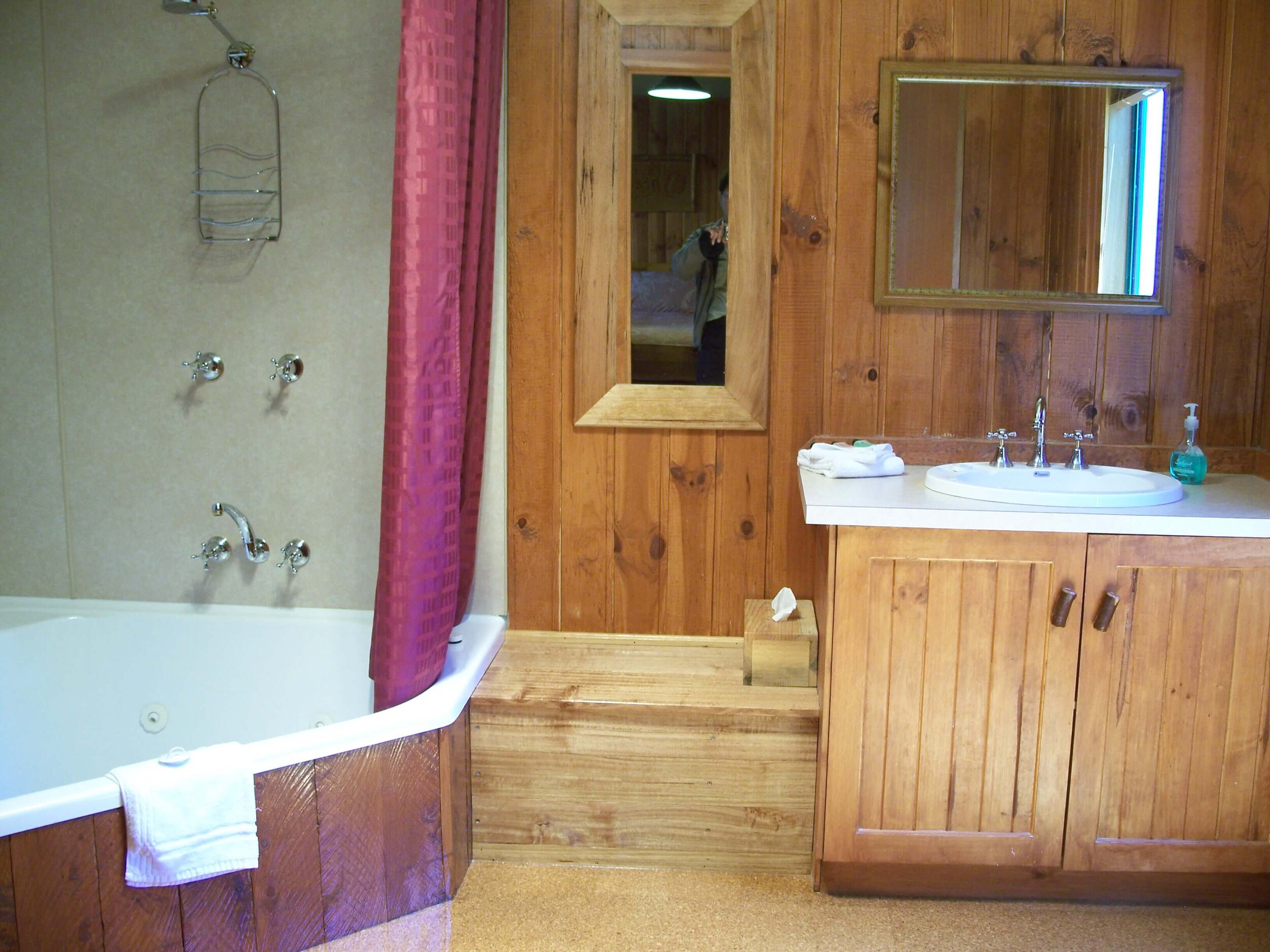 Tallow-wood bathroom.jpg