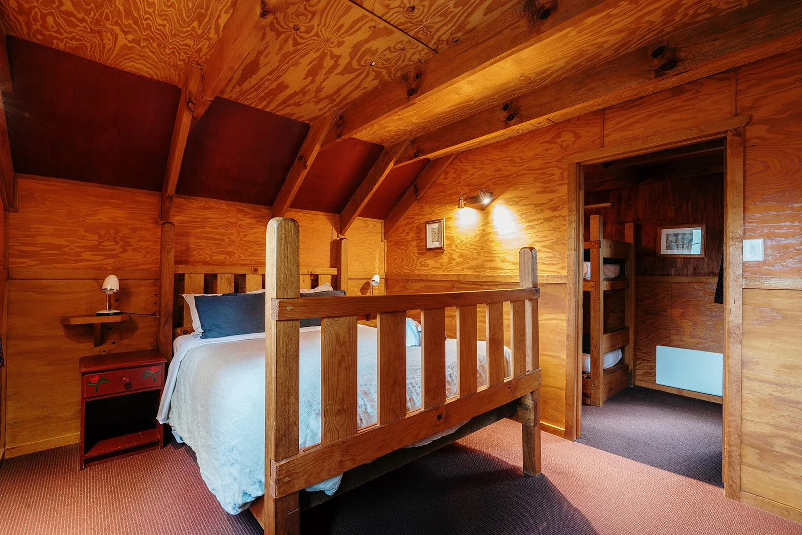 Q bed 1.jpg