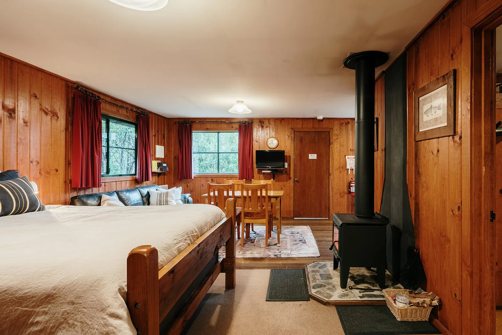 Living bed 1 fireplace.jpg