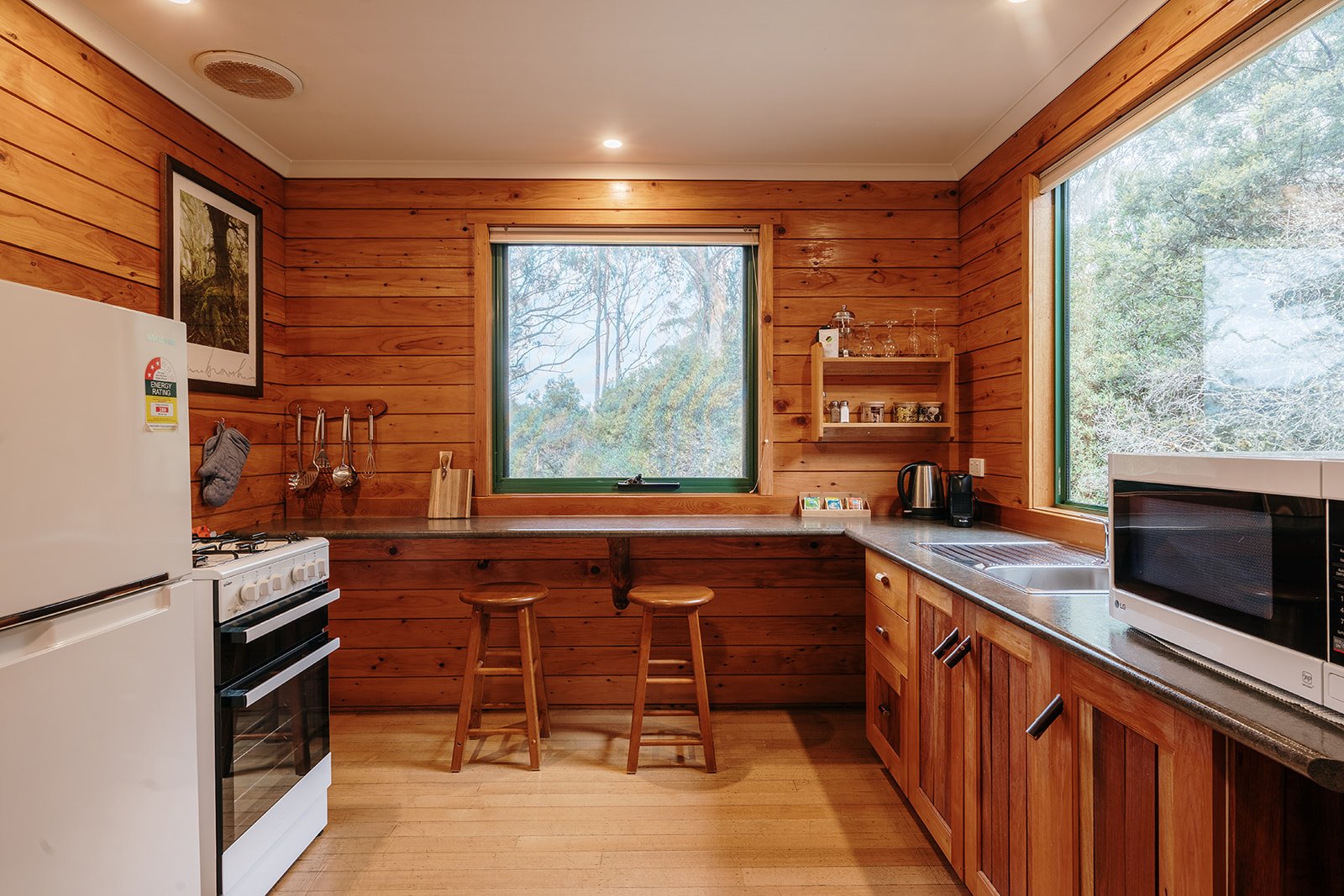 full kitchen.jpg