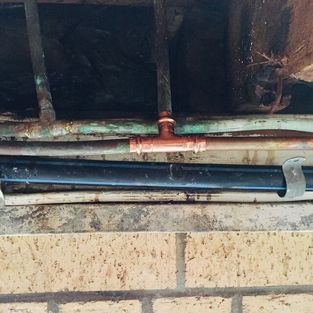 3 Reasons why you should be using a Licensed Plumber:
1 - We are the top of our profession and are hold accountable by Queensland&rsquo;s Government Plumbing Industry Council.
.
2 - Hiring a licensed and insured plumbing professional is a guarantee t