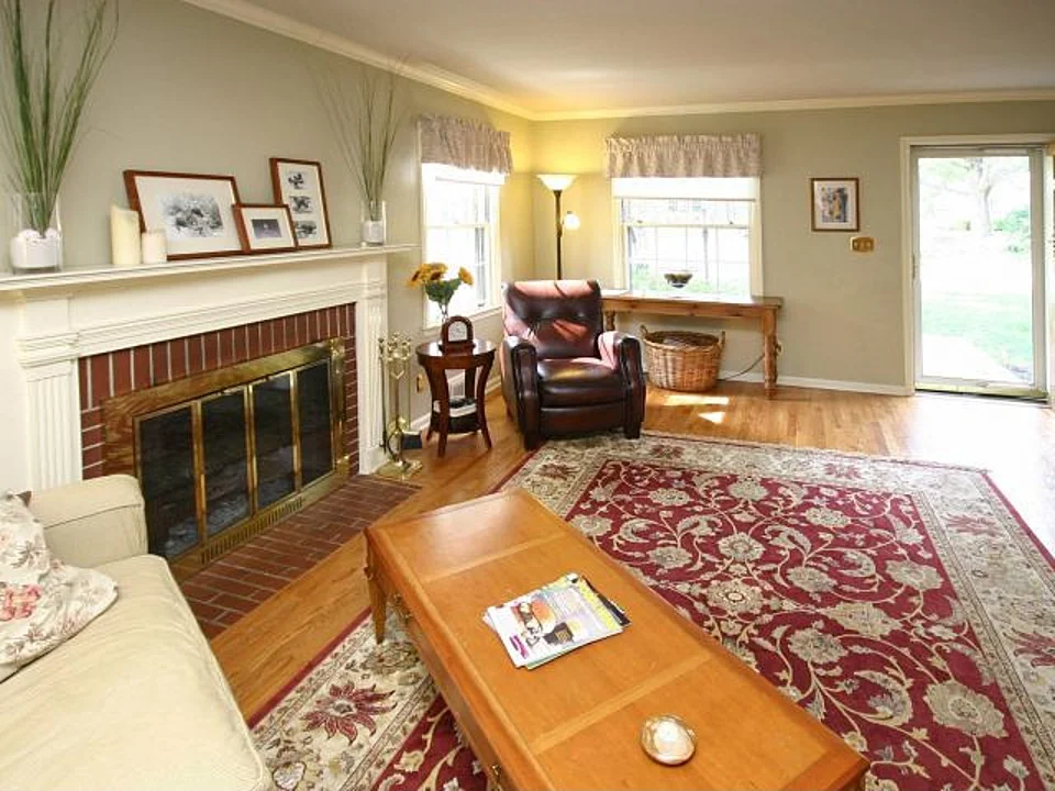 LivingRoom1.jpg