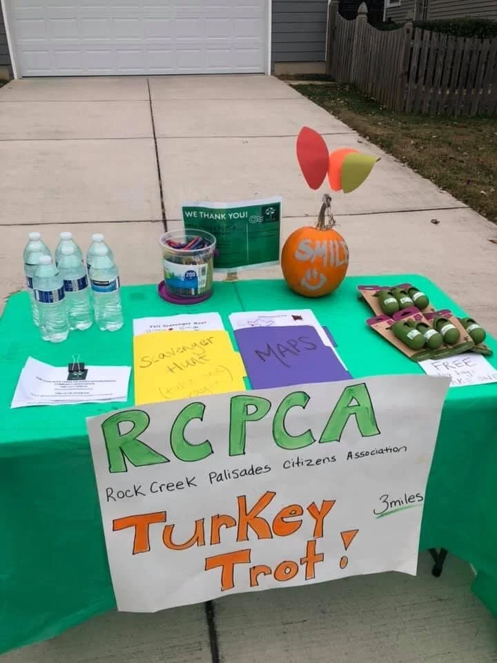 Turkey trot table .JPG