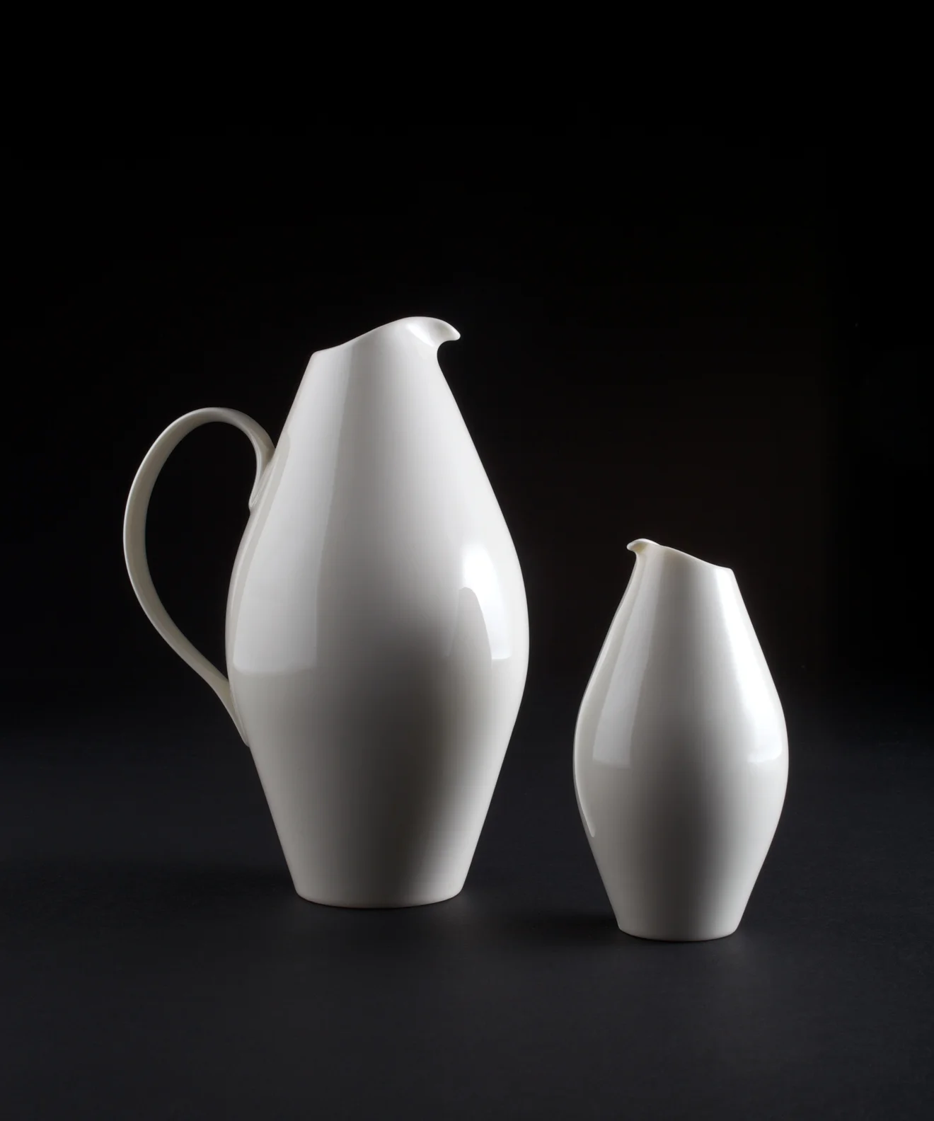 Museum Shape, Castleton China for MoMA, designed by Eva Zeisel (© Brent Brolin)