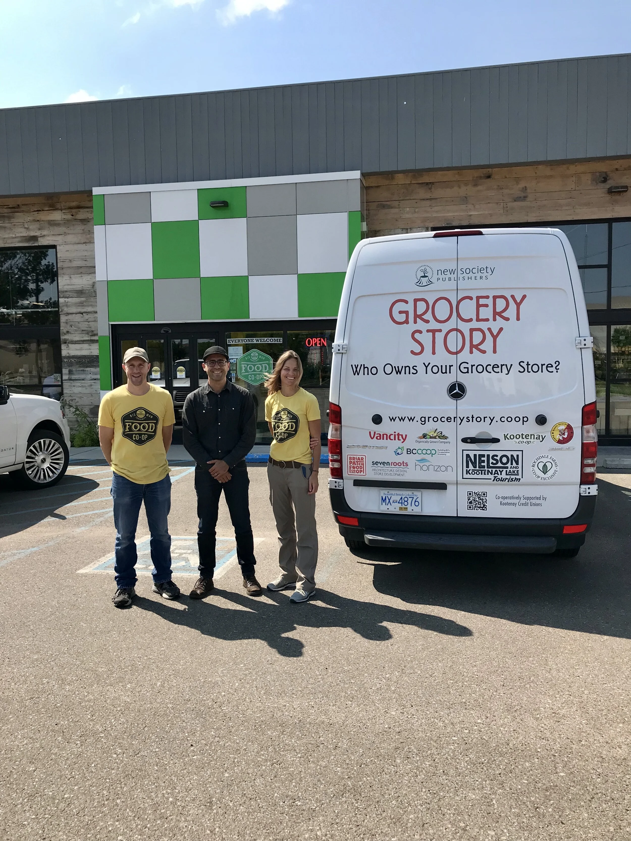 Author Jon Steinman with BisMan's General Manager, Carmen Hoffner (right) and Produce Manager, Casey Bettenhausen (left)